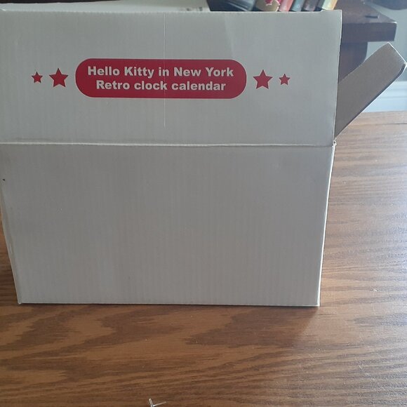 Hello kitty in New York Retro Clock Calendar - Picture 6 of 8